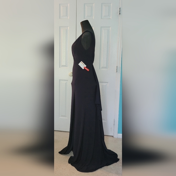 Black Mac Duggal Ieena Sleeveless v neck jersey gown size 2 - Picture 6 of 13